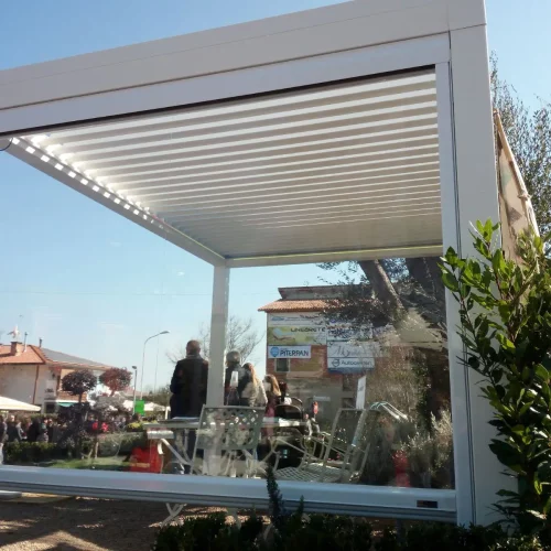 Gazebo Tecnozen con copertura laterale in pvc trasparente Zip Sky 100
